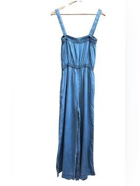Z Supply Blue Chambray Jumpsuit. Size Small 28” Bust with Stretch to 34” Bust